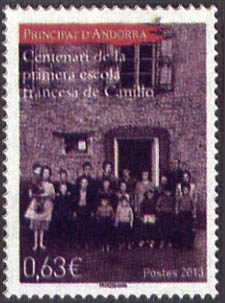 timbre Andorre N° 744 légende : Centenaire de la première école française de la ville de Canillo