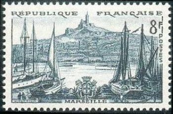  Marseille le vieux port et Notre-Dame de la Garde 