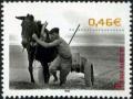  Le siècle au fil du timbre : Vie quotidienne, Pêcheur de sable - Capbreton 1947 Photo de René Daynes 