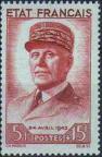 timbre N° 580, Travail Famille Patrie - Le maréchal Pétain en uniforme