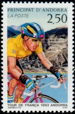 timbre Andorre N° 434 légende : Passage du tour de France en Andorre