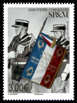timbre de Saint-Pierre et Miquelon x légende : Remise du drapeau au commandant de la gendarmerie de Saint-Pierre et Miquelon