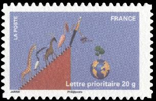  Le timbre fête la terre <br>Escalier avec animaux et homme arrosant un arbre