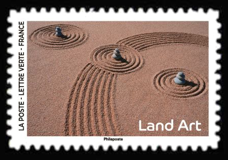  Land Art <br>Symbole oiseau / Adobe stock