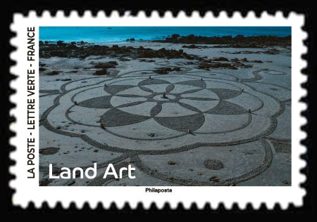  Land Art <br>Mandala / Adobe stock