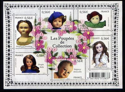 timbre N° F4394, Bloc les poupées de collection