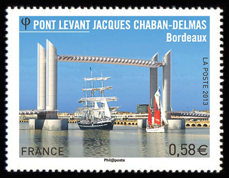  Pont levant Jacques Chaban-Delmas à Bordeaux 