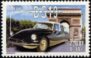 timbre N° 3325, Collection jeunesse - Série voitures anciennes - Citroën DS 19