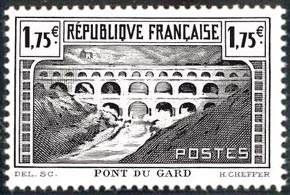 Pont du Gard ( timbre N° 262 de 1931)