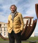 Bernar Venet ( Arc du château de Versailles )